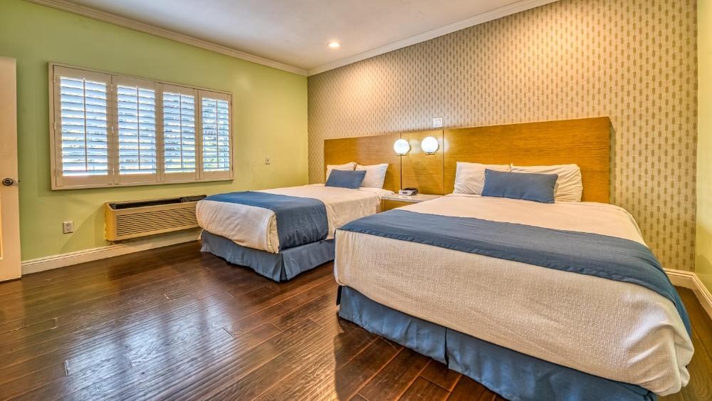 Hollywood City Inn